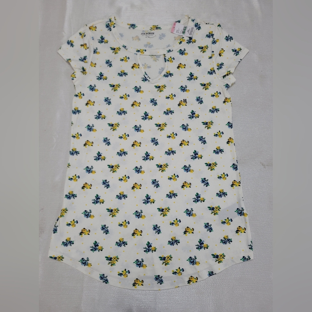 Juniors' Cut-Out Tee, Short Sleeve, White with Daisy Floral Design, JoeBoxer